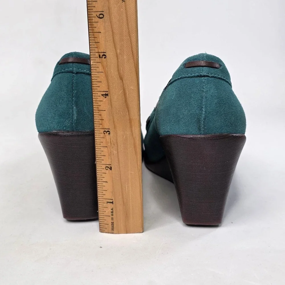 BC Footwear Teal Suede Floral Embroidered Wedge Moccasin Pumps Women's Size 7
